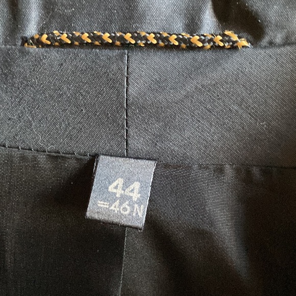 Black coat - Picture 2 of 3